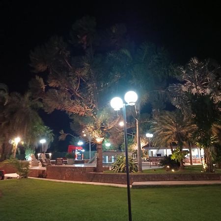 Parque Das Arvores Hospedagem E Eventos Barretos Bagian luar foto